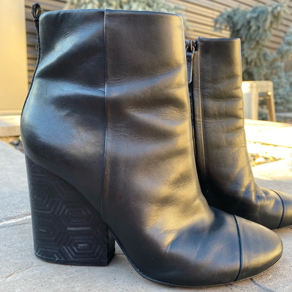 Tory Burch Grove Booties | Black Leather | Size US 8